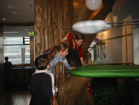 Die Klasse 5b im Museum am Fachtag 2005