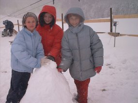 Die Klasse 5a am Fachtag 2003 im Wintersportgebiet